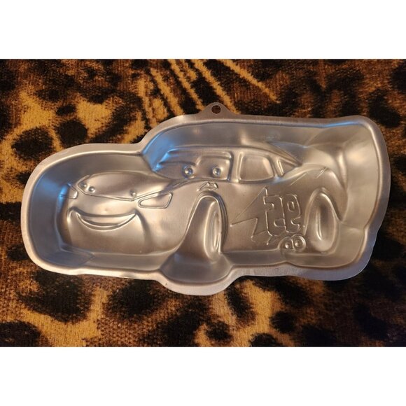 Wilton Disney Pixar Cars Lightning Mcqueen Cake Pan - Picture 2 of 3